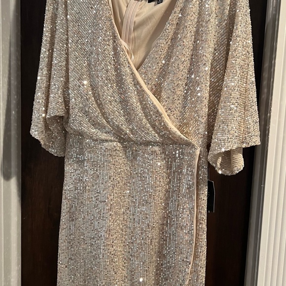 Lulus Dresses & Skirts - Lulu's Sparkling Sequin Long Sleeve Dress